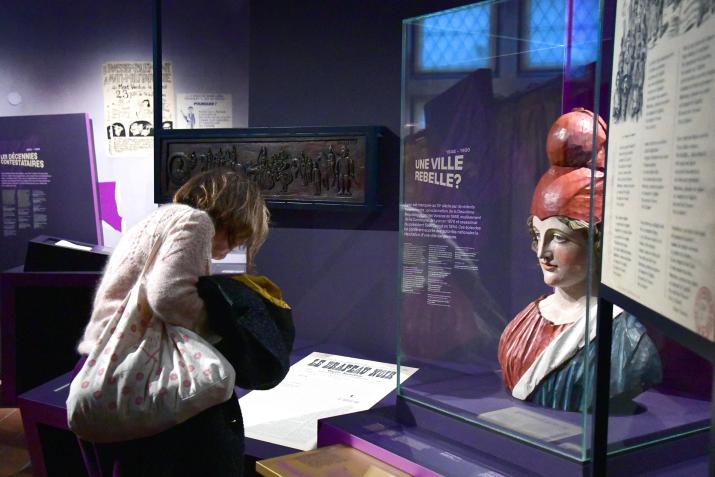 Vue de l'exposition "Lyonnaises, Lyonnais ! Pouvoirs et engagements dans la cité"